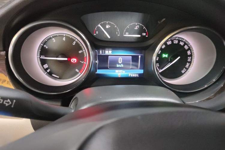 Used Buick Verano 2018 Sedan 15S Automatic Leading Model Odometer Close Up