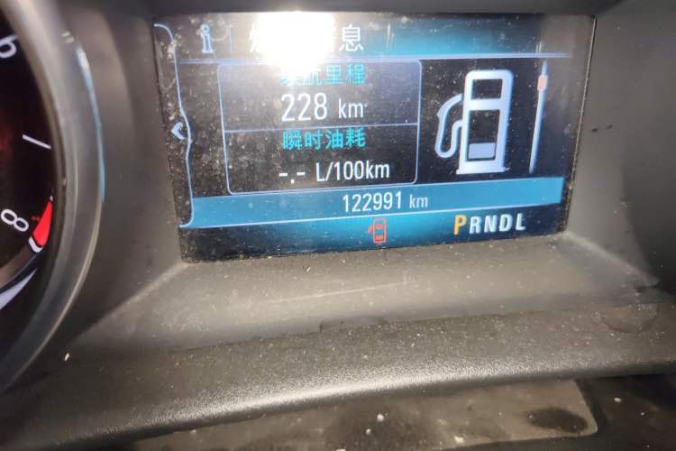 Used Buick Verano 2018 Sedan 20T Dual-Clutch Leading Model Odometer Close Up