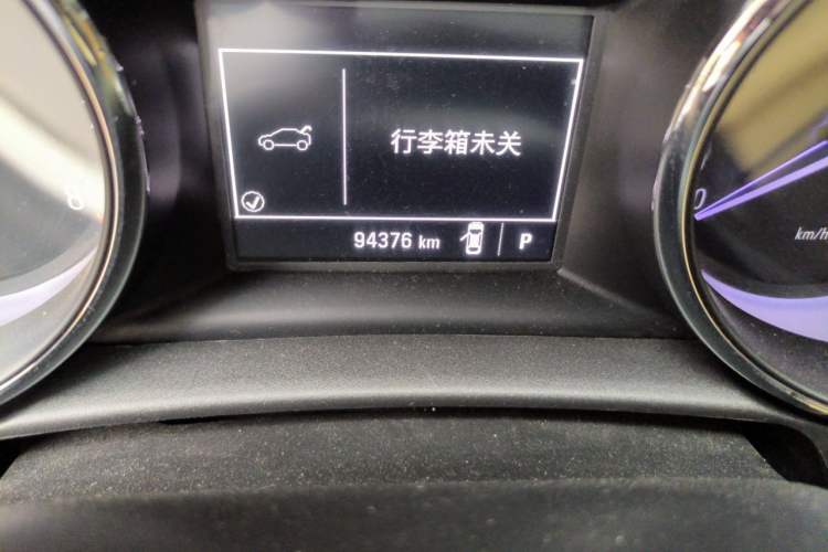 Used Buick Verano 2018 Sedan 15S Automatic Entry Model Odometer Close Up