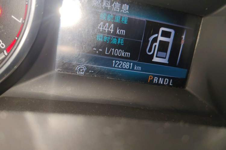 Used Buick Verano 2018 Sedan 15S Automatic Leading Model Odometer Close Up