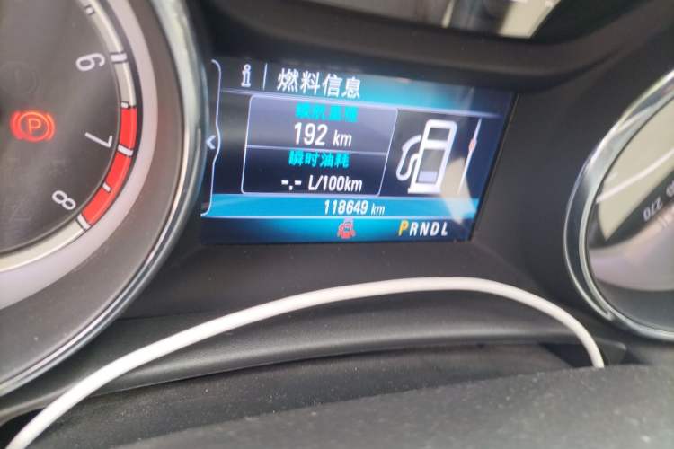Used Buick Verano 2018 Sedan 15S Automatic Leading Model Odometer Close Up