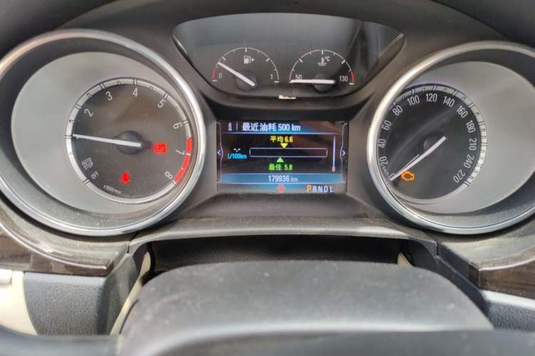 Used Buick Verano 2018 Sedan 15S Automatic Leading Model Odometer Close Up