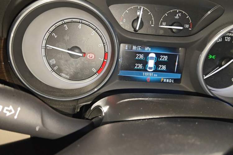 Used Buick Verano 2018 Sedan 15S Automatic Leading Model Odometer Close Up