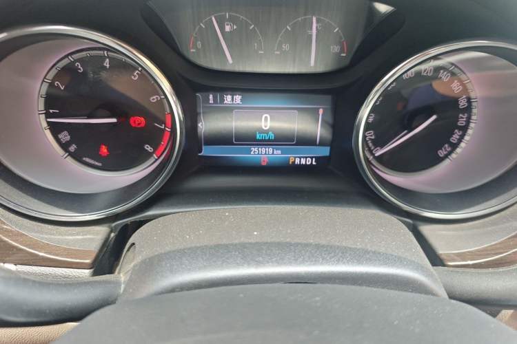 Used Buick Verano 2018 Sedan 15S Automatic Leading Model Odometer Close Up
