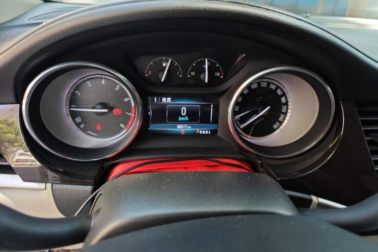 Used Buick Verano 2018 Sedan 15S Automatic Leading Model Odometer Close Up