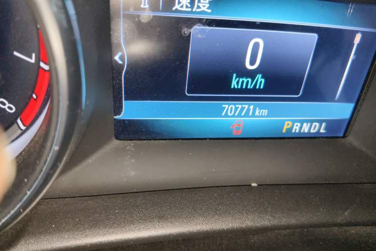 Used Buick Verano 2018 Sedan 15S Automatic Leading Model Odometer Close Up