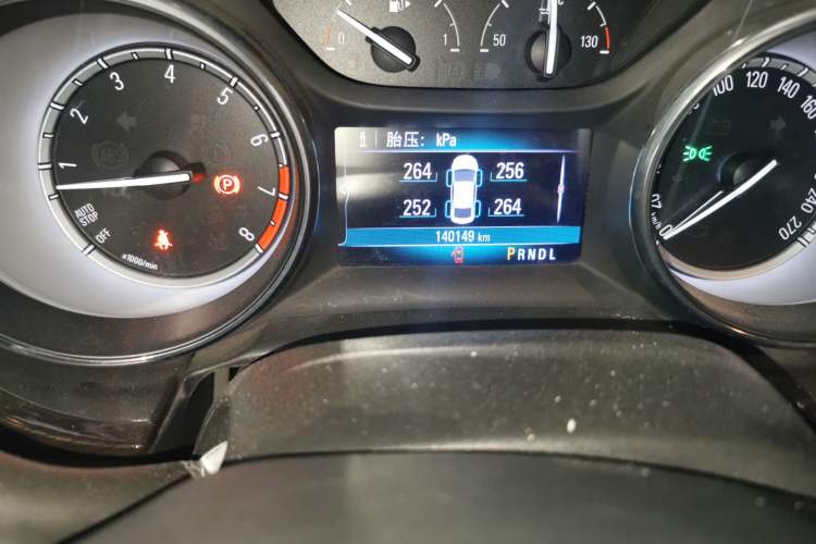 Used Buick Verano 2018 Sedan 15S Automatic Leading Model Odometer Close Up