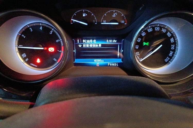 Used Buick Verano 2018 Sedan 15S Automatic Leading Model Odometer Close Up