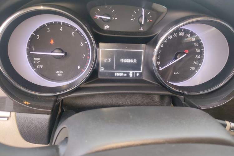 Used Buick Verano 2018 Sedan 15S Automatic Entry Model Odometer Close Up