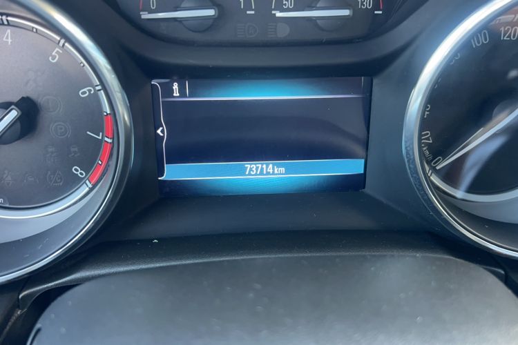 Used Buick Verano 2018 Sedan 15S Automatic Leading Model Odometer Close Up