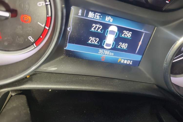 Used Buick Verano 2018 Sedan 15S Automatic Leading Model Odometer Close Up