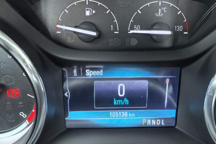 Used Buick Verano 2018 Sedan 20T Dual-Clutch Leading Model Odometer Close Up