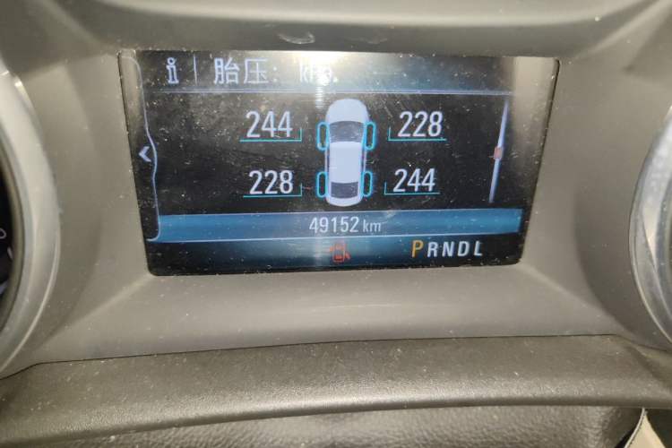 Used Buick Verano 2018 Sedan 15S Automatic Leading Model Odometer Close Up