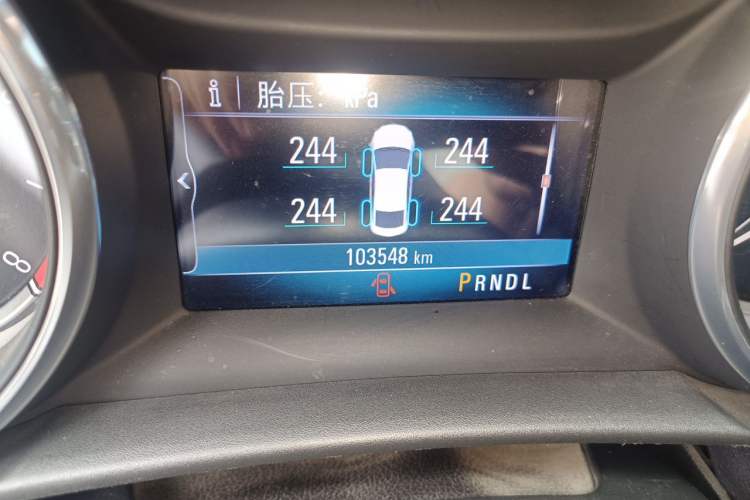 Used Buick Verano 2018 Sedan 20T Dual-Clutch Leading Model Odometer Close Up