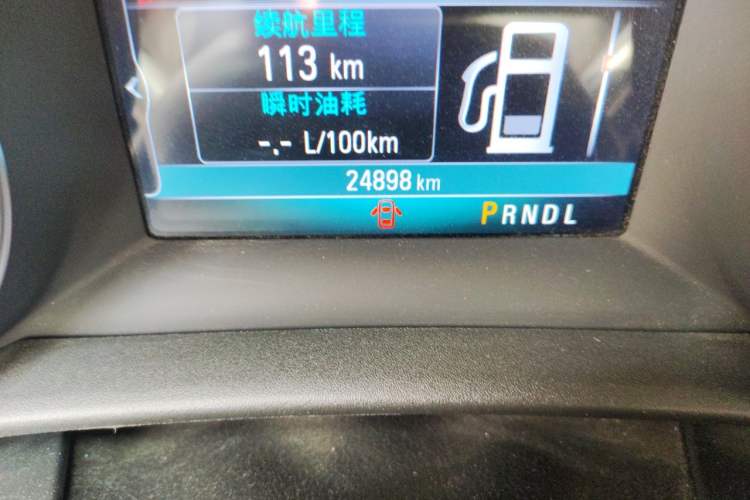 Used Buick Verano 2018 Sedan 15S Automatic Leading Model Odometer Close Up