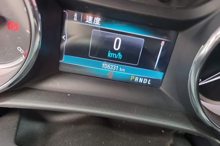 Used Buick Verano 2018 Sedan 20T Dual-Clutch Leading Model Odometer Close Up