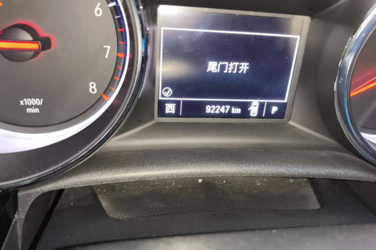 Used Buick Verano 2018 Hatchback GS 20T Dual-Clutch Leading Model Odometer Close Up