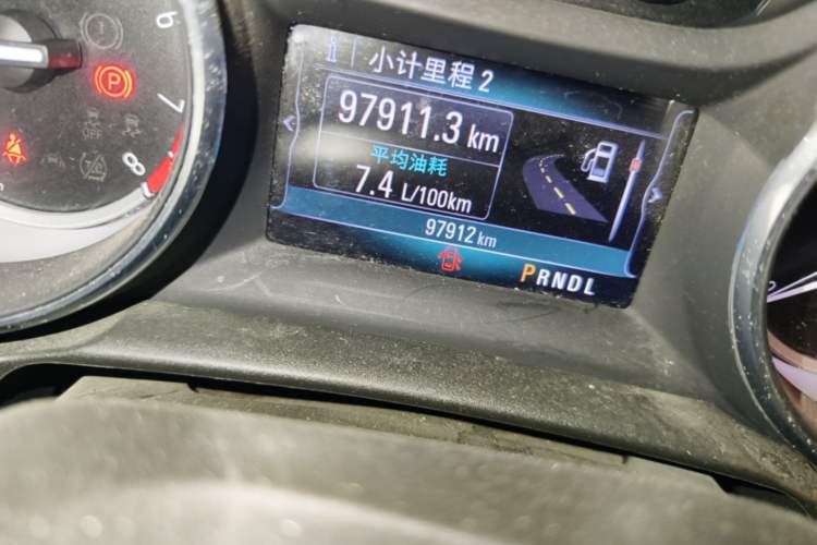 Used Buick Verano 2018 Sedan 20T Dual-Clutch Leading Model Odometer Close Up