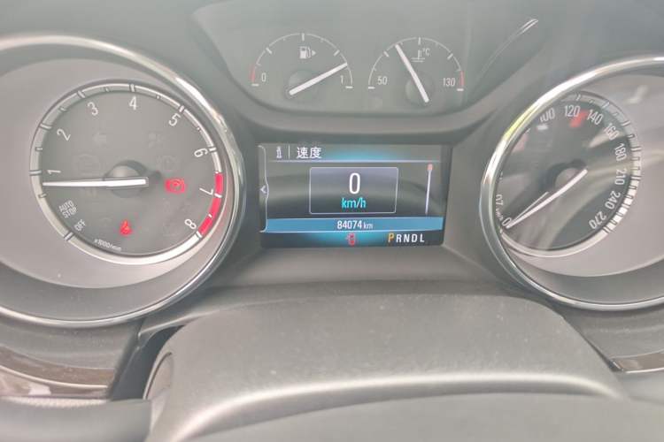 Used Buick Verano 2018 Sedan 20T Dual-Clutch Leading Model Odometer Close Up