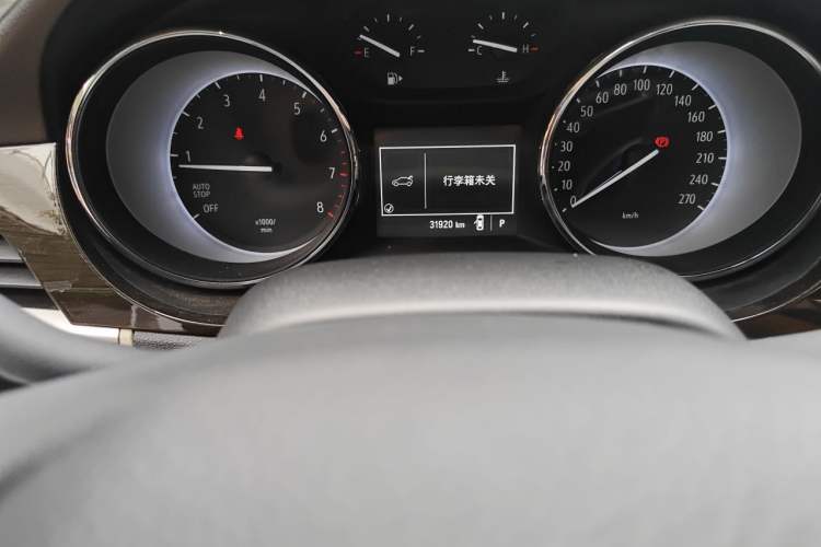Used Buick Verano 2018 Sedan 15S Automatic Entry Model Odometer Close Up