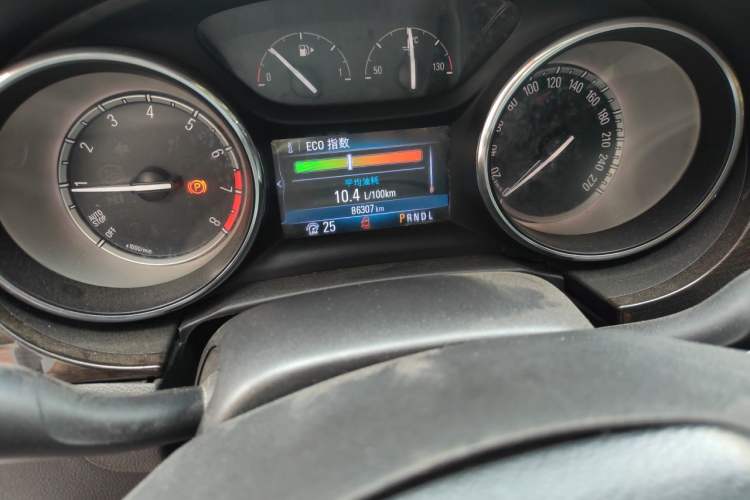 Used Buick Verano 2018 Sedan 20T Dual-Clutch Leading Model Odometer Close Up