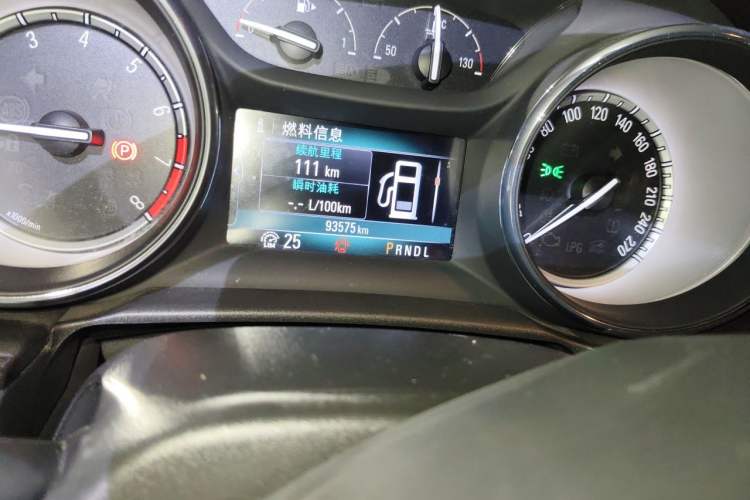 Used Buick Verano 2018 Sedan 20T Dual-Clutch Leading Model Odometer Close Up