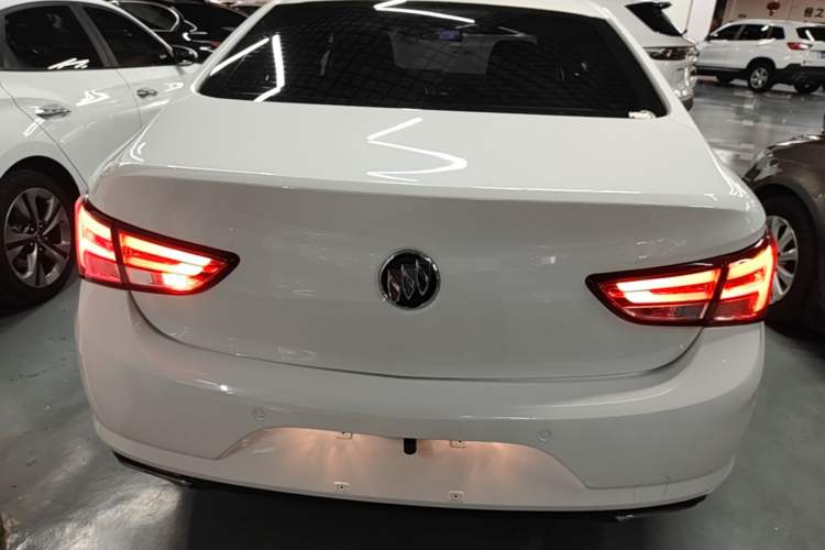 Used Buick Verano 2018 Sedan 20T Dual-Clutch Leading Model Rear