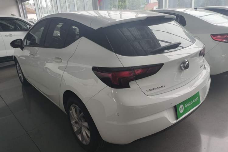 Used Buick Verano 2018 Hatchback 15S Automatic Leading Model Rear Left 45 Deg
