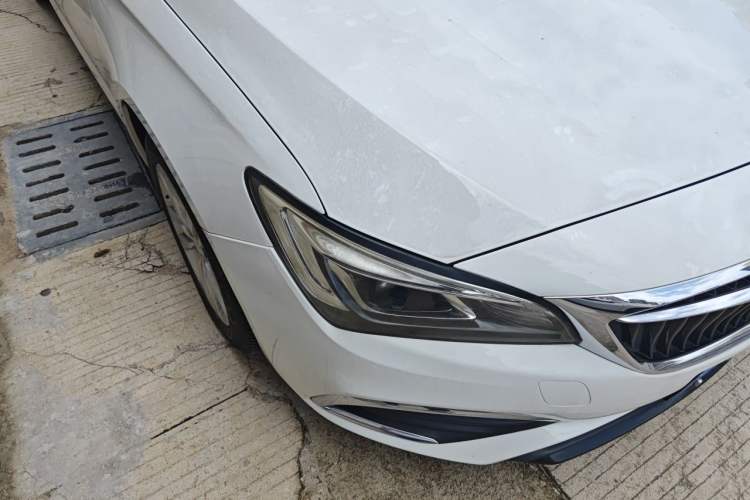 Used Buick Verano 2018 Sedan 20T Dual-Clutch Luxury Model Right Front Headlight