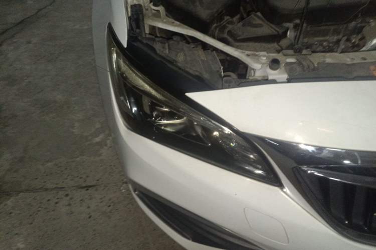 Used Buick Verano 2018 Sedan 15S Automatic Leading Model Right Front Headlight