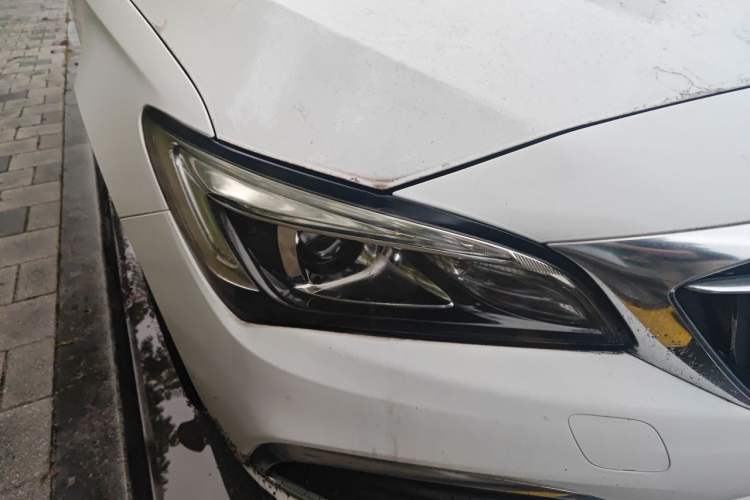 Used Buick Verano 2018 Sedan 15S Automatic Leading Model Right Front Headlight