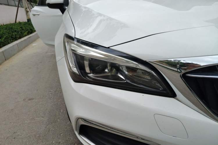 Used Buick Verano 2018 Sedan 15S Automatic Entry Model Right Front Headlight