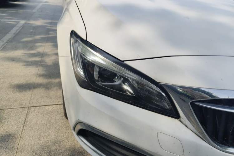 Used Buick Verano 2018 Sedan 15S Automatic Entry Model Right Front Headlight