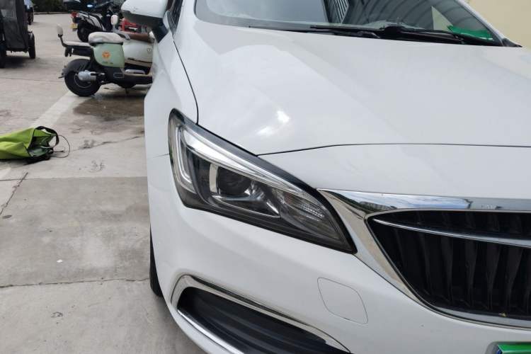 Used Buick Verano 2018 Sedan 15S Automatic Leading Model Right Front Headlight