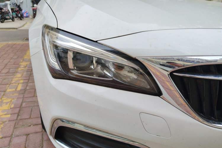 Used Buick Verano 2018 Sedan 15S Automatic Leading Model Right Front Headlight