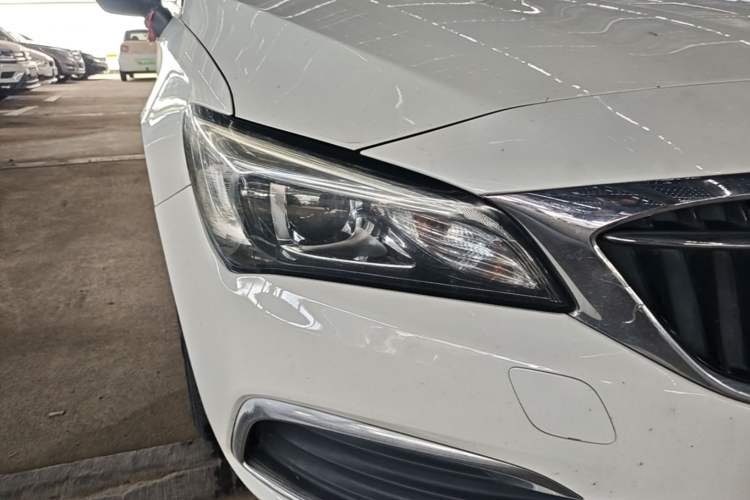 Used Buick Verano 2018 Sedan 15S Automatic Entry Model Right Front Headlight