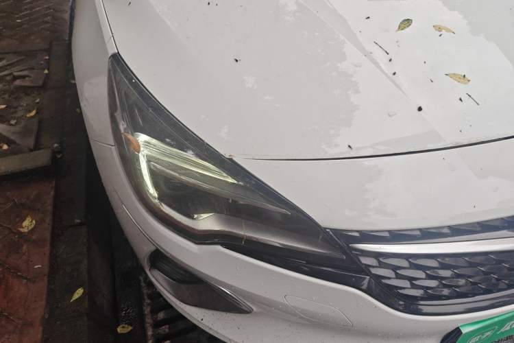 Used Buick Verano 2018 Hatchback GS 20T Dual-Clutch Leading Model Right Front Headlight