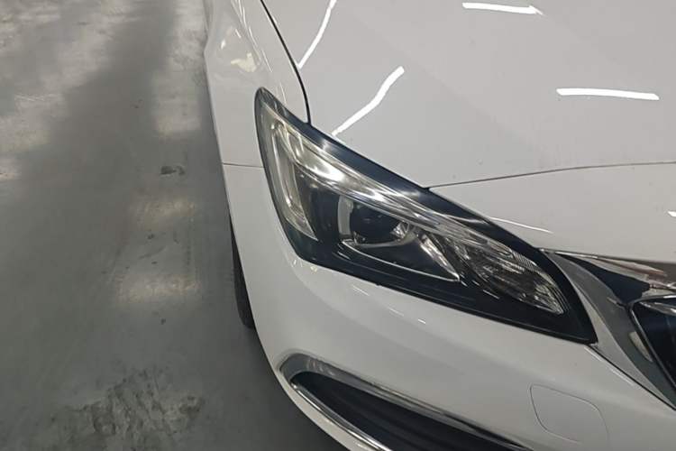 Used Buick Verano 2018 Sedan 15S Automatic Entry Model Right Front Headlight