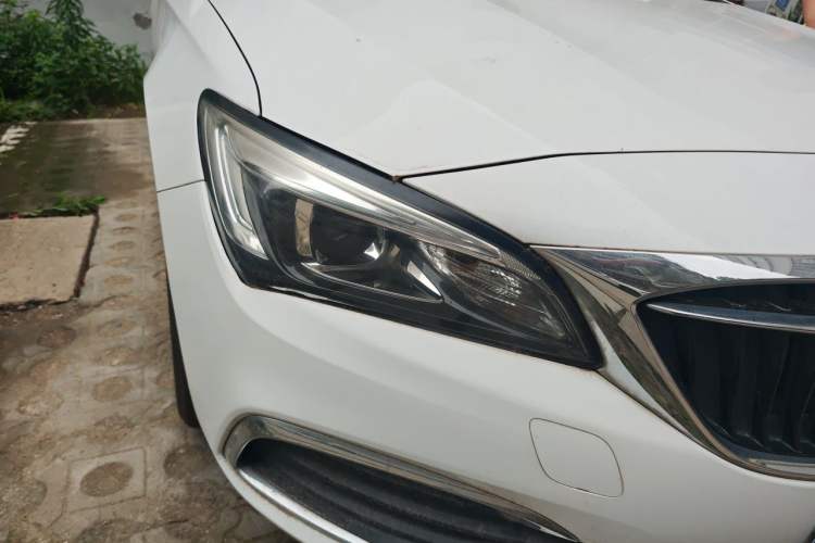 Used Buick Verano 2018 Sedan 15S Automatic Leading Model Right Front Headlight
