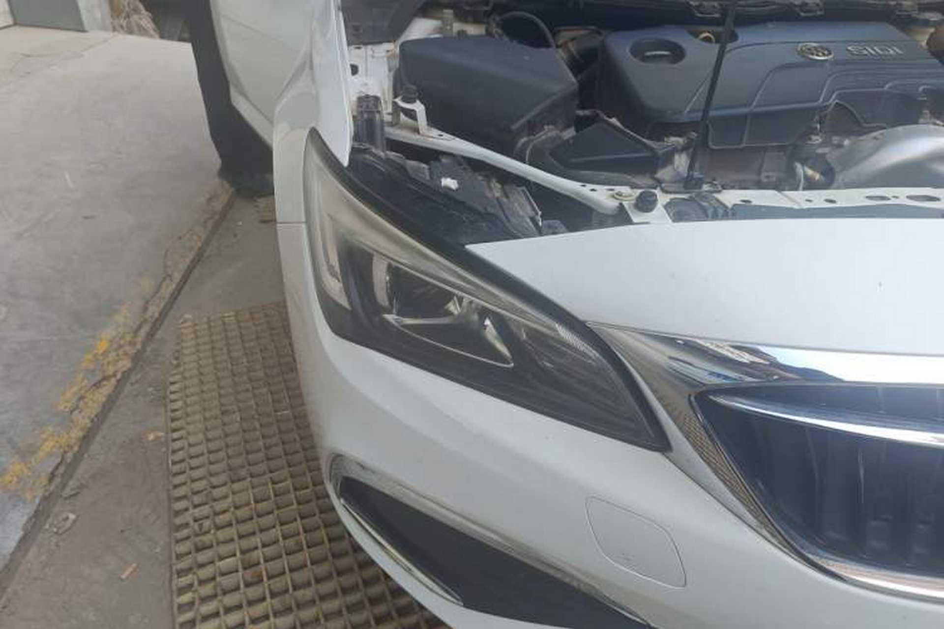 Used Buick Verano 2018 Sedan 15S Automatic Leading Model Right Front Headlight