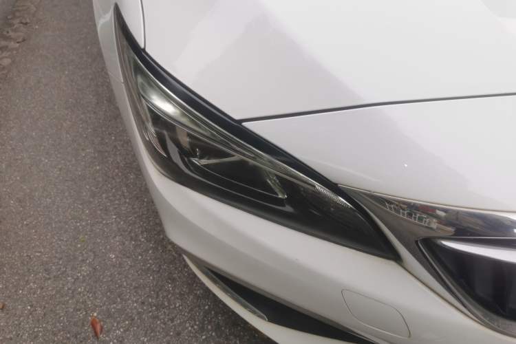 Used Buick Verano 2018 Sedan 15S Automatic Entry Model Right Front Headlight