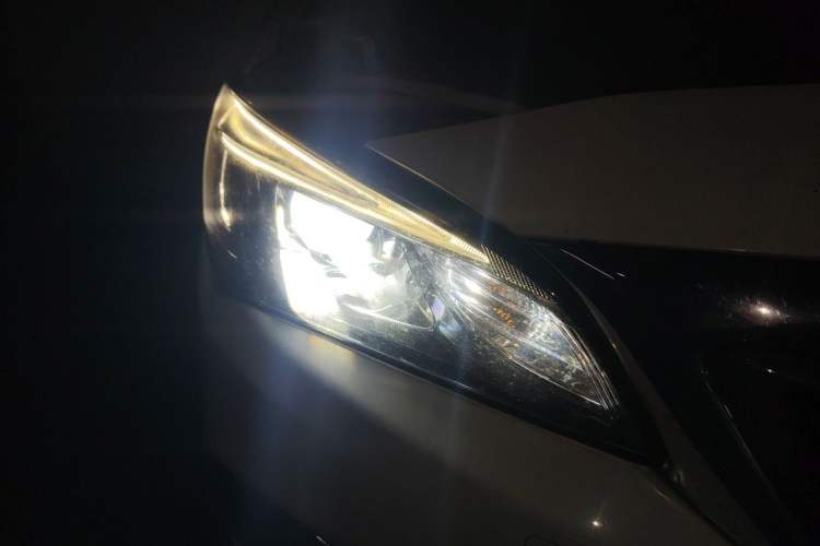 Used Buick Verano 2018 Sedan 15S Automatic Leading Model Right Front Headlight