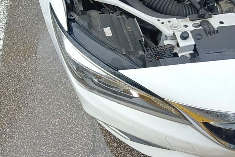 Used Buick Verano 2018 Sedan 20T Dual-Clutch Elite Model Right Front Headlight