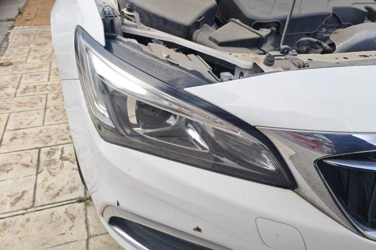 Used Buick Verano 2018 Sedan 15S Automatic Entry Model Right Front Headlight