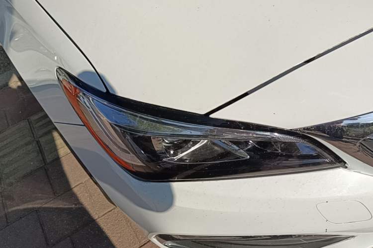 Used Buick Verano 2018 Sedan 20T Dual-Clutch Leading Model Right Front Headlight
