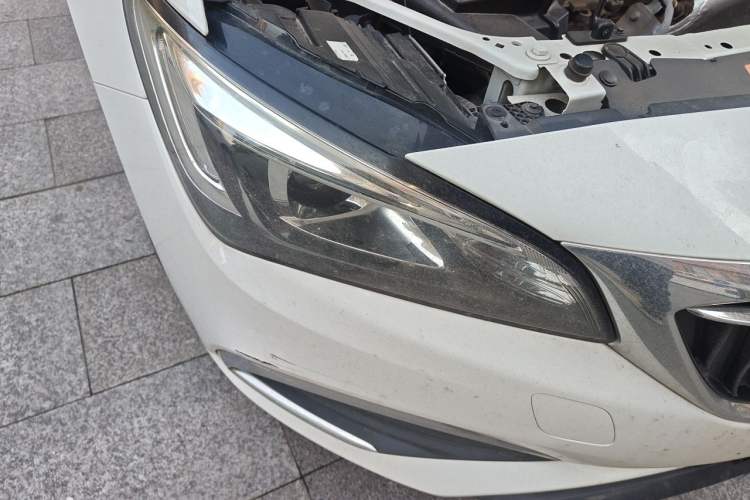 Used Buick Verano 2018 Sedan 15S Automatic Leading Model Right Front Headlight
