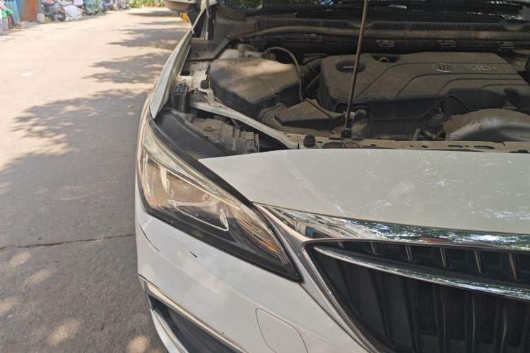 Used Buick Verano 2018 Sedan 15S Automatic Entry Model Right Front Headlight