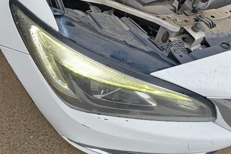 Used Buick Verano 2018 Sedan 15S Automatic Leading Model Right Front Headlight