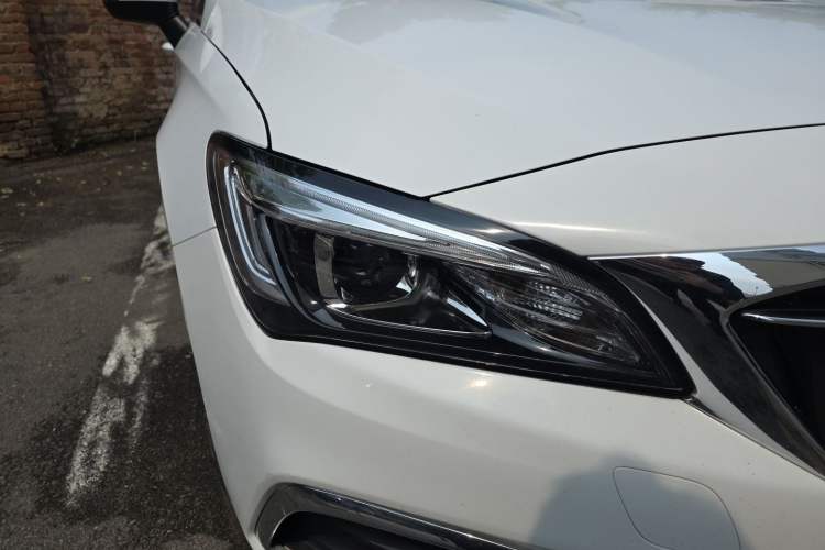 Used Buick Verano 2018 Sedan 15S Automatic Leading Model Right Front Headlight