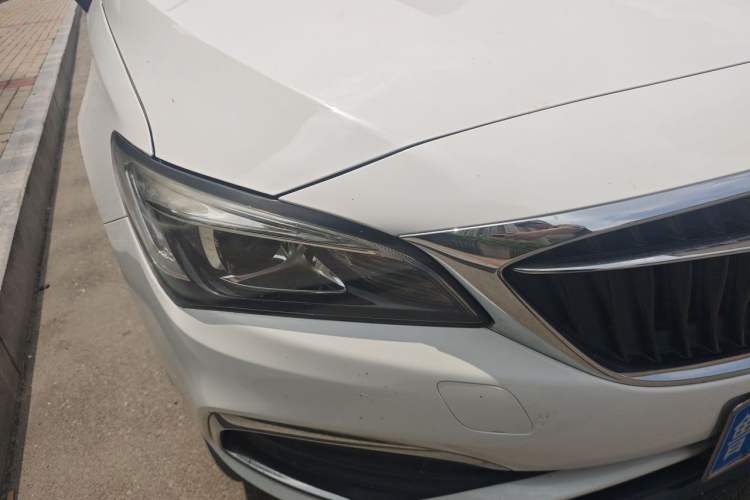 Used Buick Verano 2018 Sedan 15S Automatic Leading Model Right Front Headlight